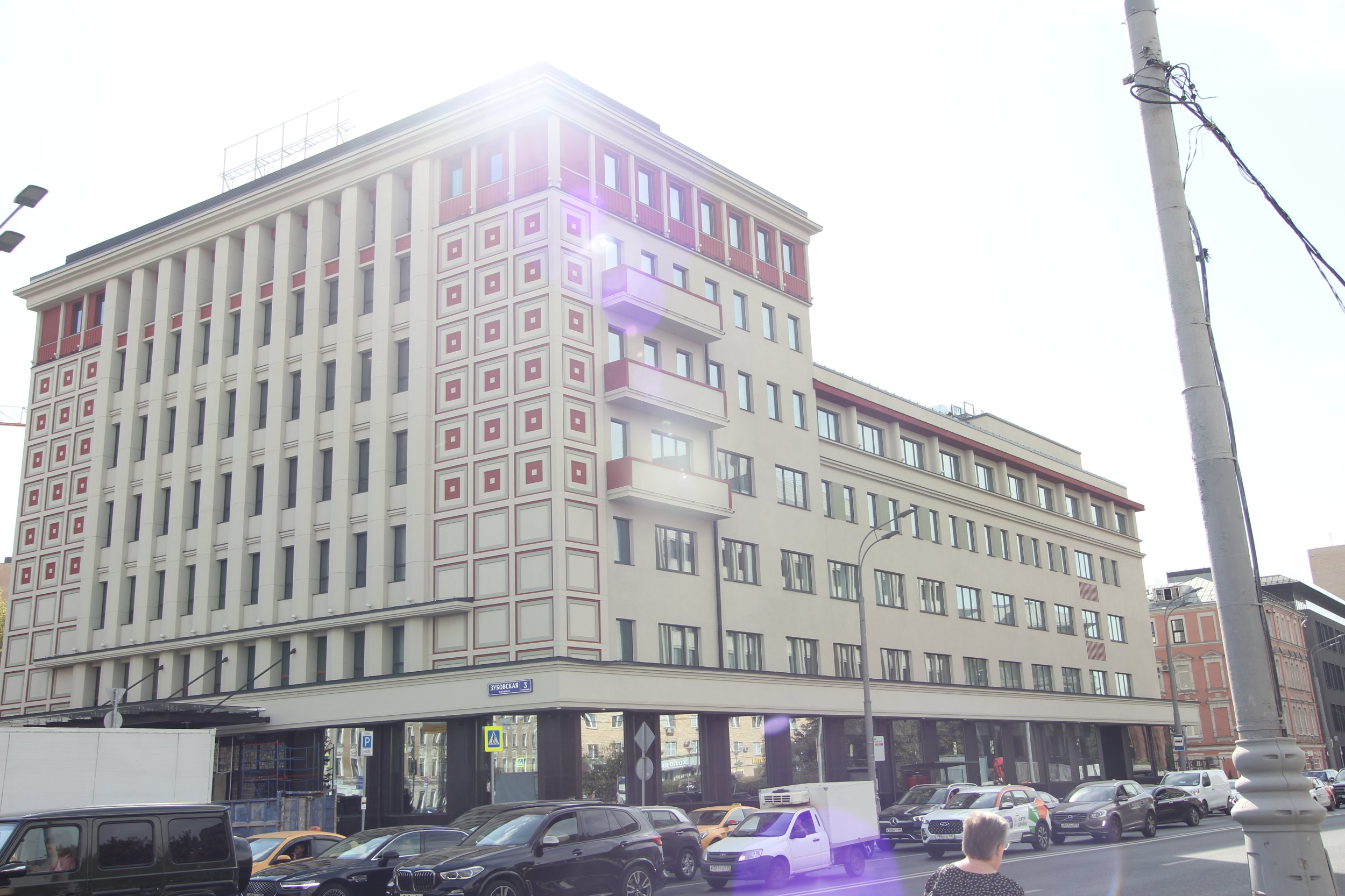 Здание гостиницы на Зубовской площади, г. Москва